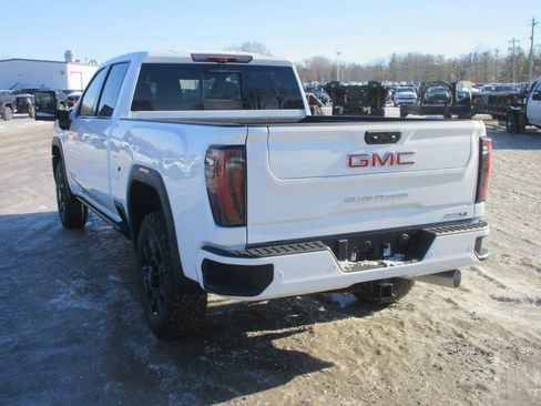 New 2026 GMC Sierra 2500 AT4 w/ AT4 Premium Plus Package image 9