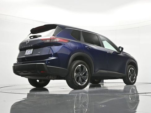Certified 2024 Nissan Rogue SV FWD image 40