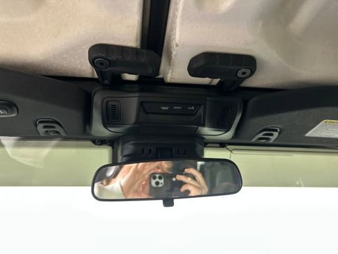 Used 2024 Jeep Wrangler Unlimited image 24