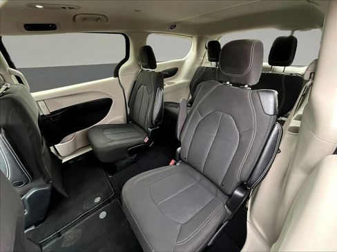 Used 2023 Chrysler Voyager LX FWD image 24