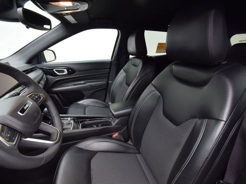 Certified 2023 Jeep Compass Latitude w/ Convenience Group image 19