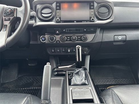 Used 2020 Toyota Tacoma TRD Sport image 11