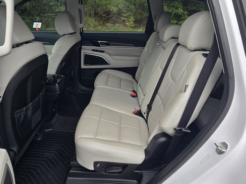 Used 2023 Kia Telluride EX FWD image 11