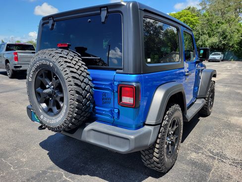 Used 2022 Jeep Wrangler Sport AWD/4WD image 5