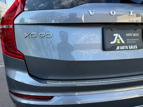 Used 2017 Volvo XC90 T6 Momentum w/ Vision Package AWD/4WD image 15