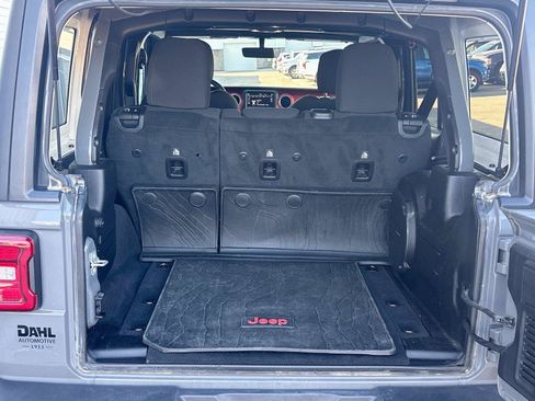 Used 2019 Jeep Wrangler Unlimited Rubicon AWD/4WD image 26