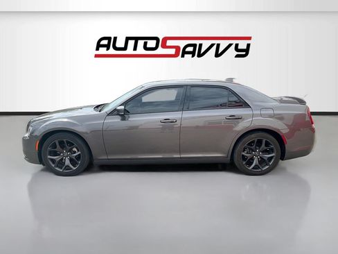 Used 2023 Chrysler 300 S RWD image 4