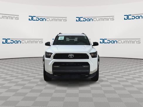 Used 2025 Toyota 4Runner SR5 AWD/4WD image 3