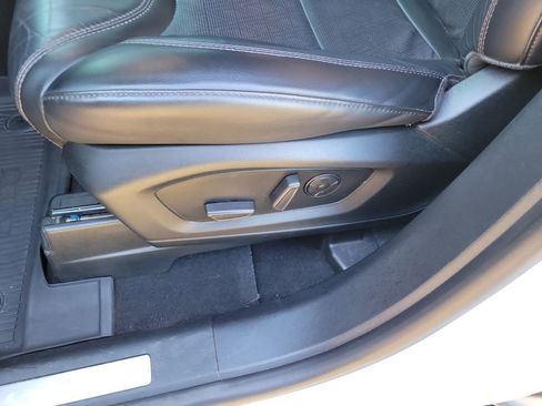 Used 2022 Ford Explorer Platinum w/ Equipment Group 601A image 16