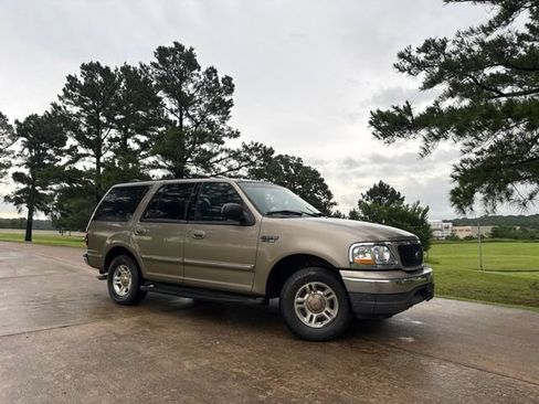 Used 2002 Ford Expedition XLT RWD image 8