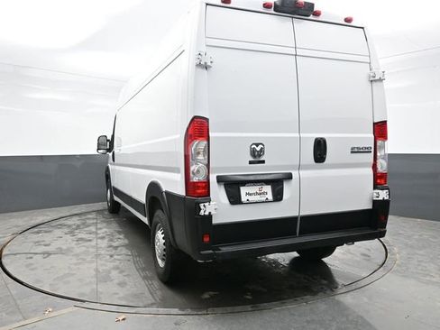Used 2025 RAM ProMaster 2500 w/ Convenience Group FWD image 5