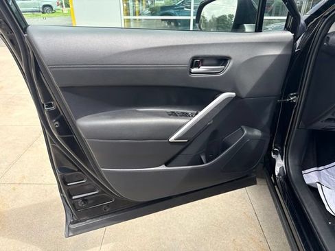 Used 2025 Toyota Corolla Cross XLE FWD image 13