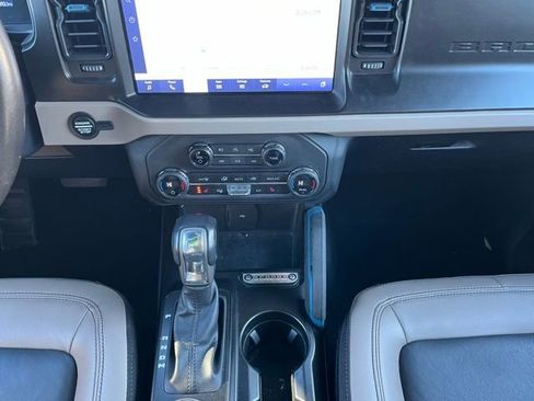 Used 2023 Ford Bronco Wildtrak image 22