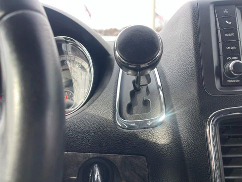 Used 2011 Dodge Grand Caravan Crew image 18