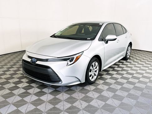 Used 2023 Toyota Corolla LE FWD image 7