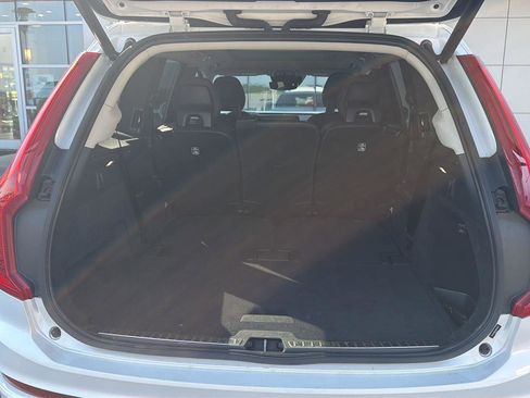 Used 2021 Volvo XC90 T6 Momentum AWD/4WD image 11
