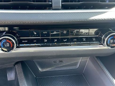 New 2026 Chevrolet Equinox LT image 19