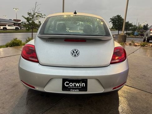 Used 2015 Volkswagen Beetle 1.8T Classic FWD image 8