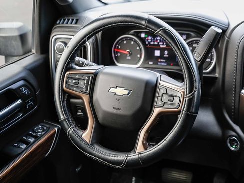 Used 2022 Chevrolet Silverado 2500 High Country w/ Safety Package II image 13