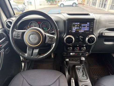 Used 2016 Jeep Wrangler Unlimited Sahara w/ Connectivity Group image 11