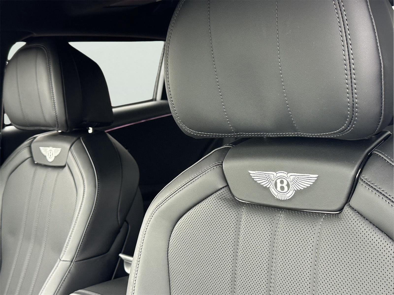 New 2026 Bentley Flying Spur V8 AWD/4WD image 17