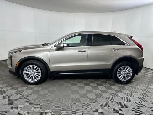 Used 2024 Cadillac XT4 Luxury image 6