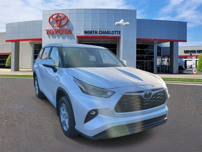 New 2025 Toyota Highlander LE