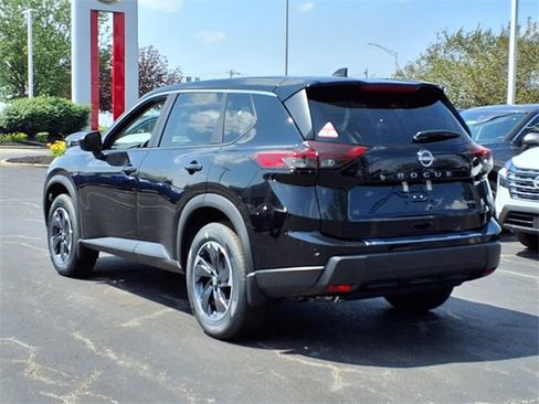 New 2025 Nissan Rogue SV image 4