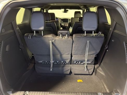 New 2026 Chrysler Pacifica Select image 9