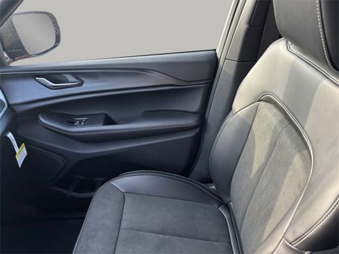 New 2025 Jeep Grand Cherokee L Altitude image 20