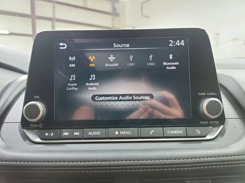 Used 2025 Nissan Rogue SV w/ SV Premium Package FWD image 15