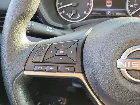 Certified 2025 Nissan Sentra SV image 5