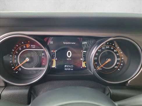 Used 2020 Jeep Gladiator Overland image 18