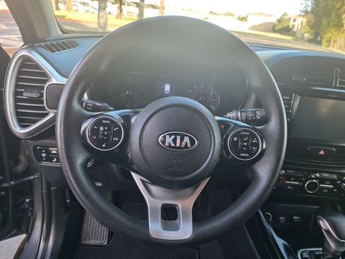 Used 2020 Kia Soul S FWD image 24