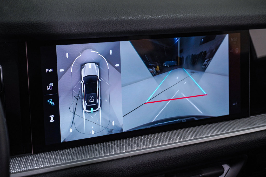 Certified 2026 Porsche Cayenne E-Hybrid Coupe AWD/4WD image 23