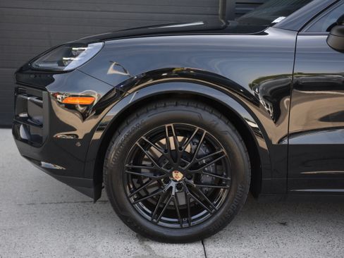 Certified 2026 Porsche Cayenne Coupe AWD/4WD image 39