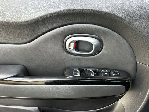 Used 2017 Kia Soul ! FWD image 11