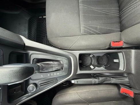 Used 2017 Ford Focus SEL image 16