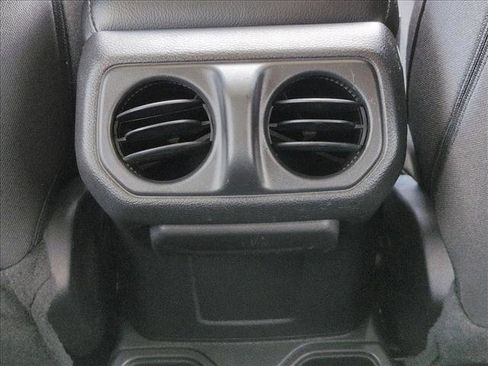 Used 2023 Jeep Wrangler Sport AWD/4WD image 16