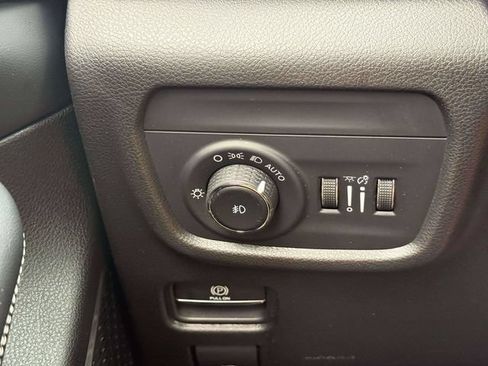 Certified 2022 Jeep Grand Cherokee L Limited AWD/4WD image 23