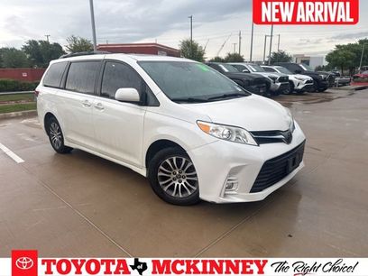 Used 2019 Toyota Sienna XLE w/ XLE Navigation Package