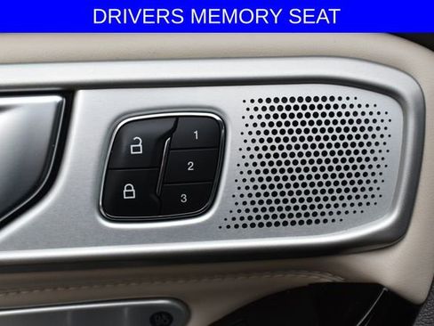 Used 2022 Ford Explorer Platinum w/ Equipment Group 601A AWD/4WD image 5