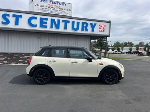Used 2018 MINI Cooper 4-Door Hardtop FWD image 14