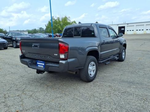 Used 2022 Toyota Tacoma SR AWD/4WD image 7