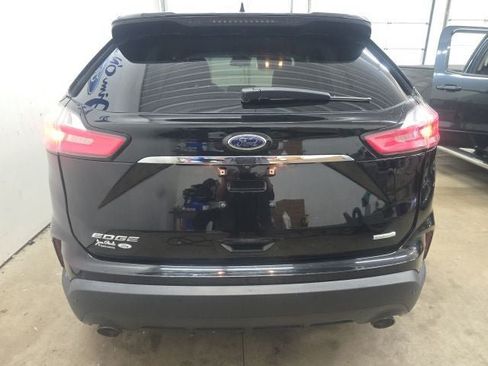 Used 2020 Ford Edge SE FWD image 10