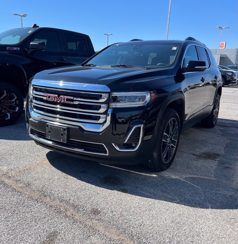 Used 2022 GMC Acadia SLT w/ Preferred Package FWD image 3