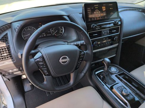 Used 2022 Nissan Armada Platinum w/ Captain's Chairs Package RWD image 16