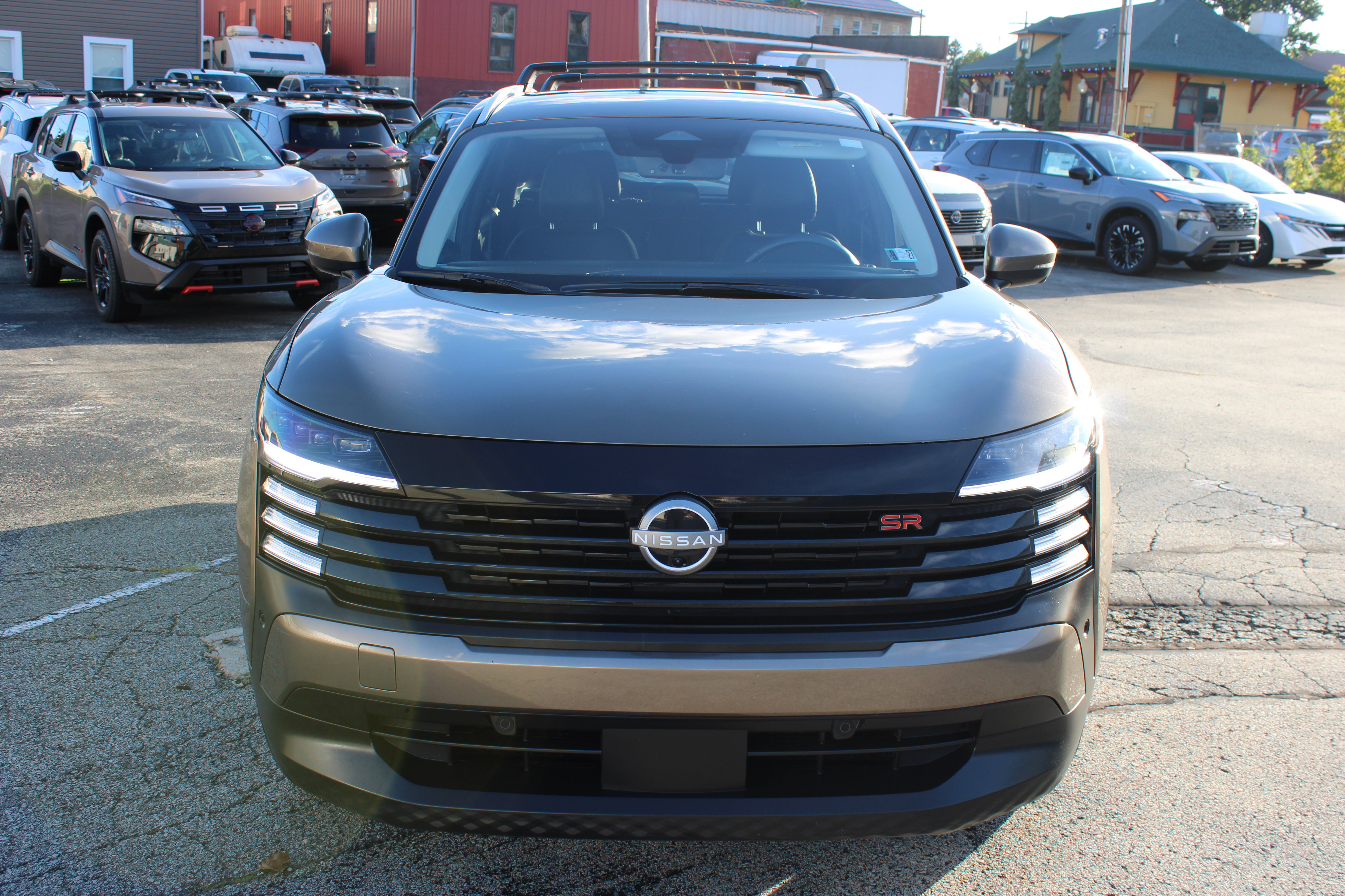 Certified 2025 Nissan Kicks SR w/ Illumination Package AWD/4WD image 9