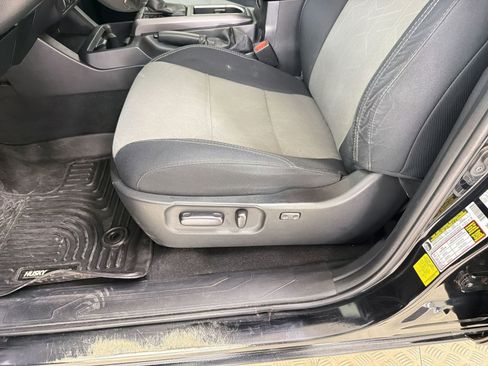 Used 2022 Toyota Tacoma TRD Off-Road AWD/4WD image 14