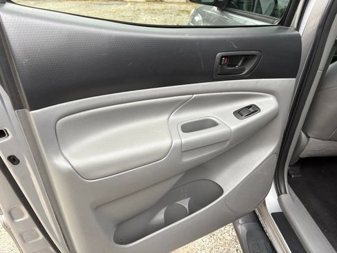 Used 2014 Toyota Tacoma 4x4 Double Cab w/ TRD Off-Road Package image 12